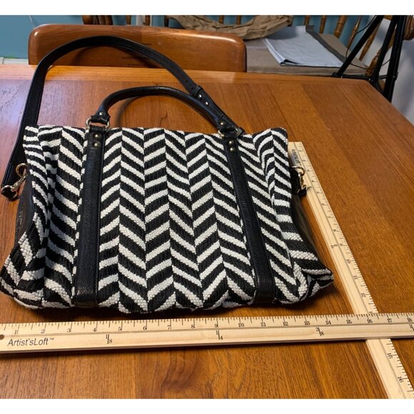 Lauren Merkin Black & White Boho Old Money Chevron Fabric Handbag With Adjustabl - Picture 3 of 12